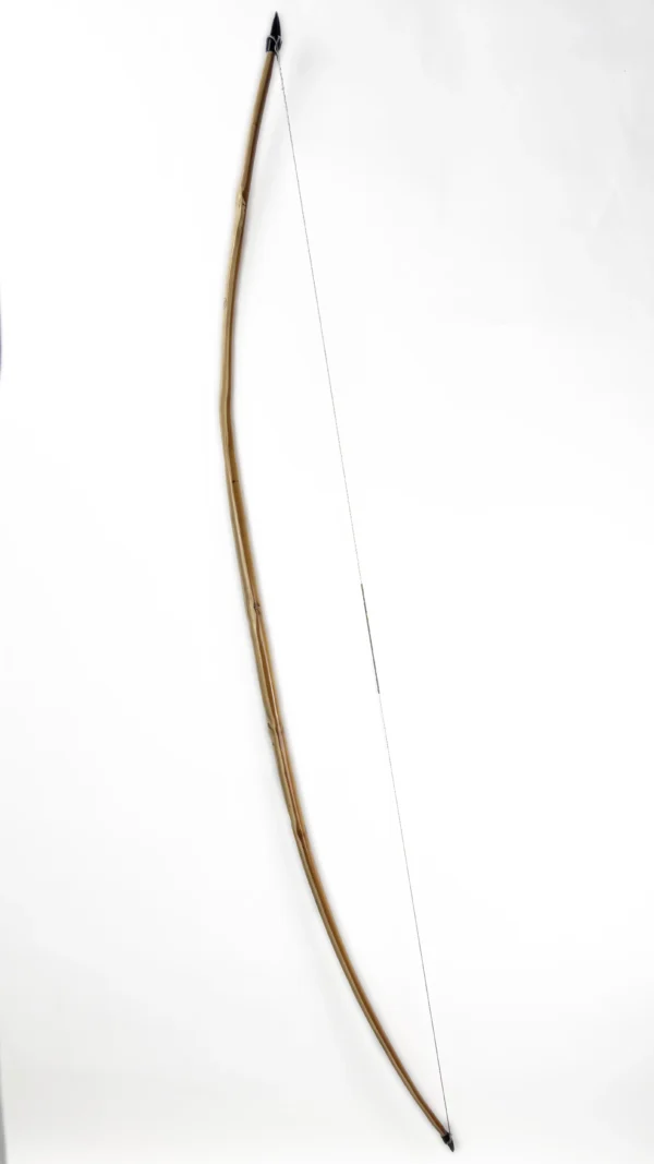 Taxus longbow met nokken van koeienhoorn